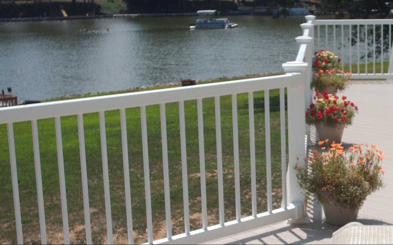 You are currently viewing Upgrade Your Outdoor Space: 5 Reasons to Install a New Fence