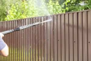 Read more about the article Preparing Your Deck and Railing for Outdoor Season with Tek-Rail